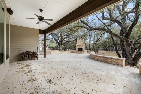 a view of house with a yard