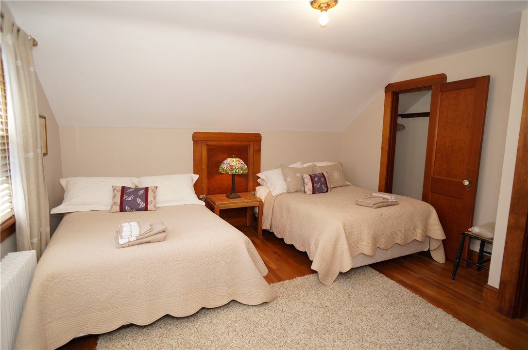 29 Fenner Avenue Newport, RI 02840 - Photo 18 of 31 Tan Bedroom