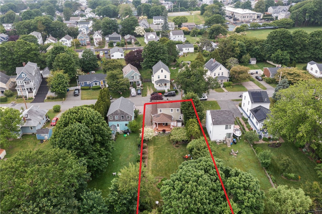 29 Fenner Avenue Newport, RI 02840 - Photo 2 of 31 Large Backyard