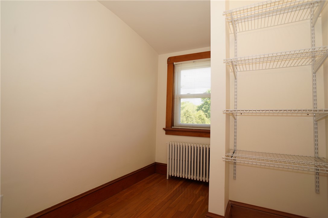 29 Fenner Avenue Newport, RI 02840 - Photo 21 of 31 Small Bedroom
