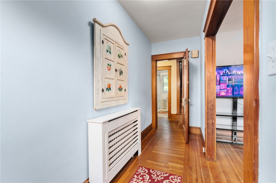 29 Fenner Avenue Newport, RI 02840 - Photo 7 of 31