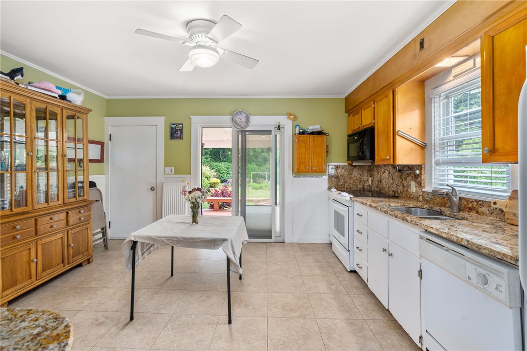 29 Fenner Avenue Newport, RI 02840 - Photo 9 of 31