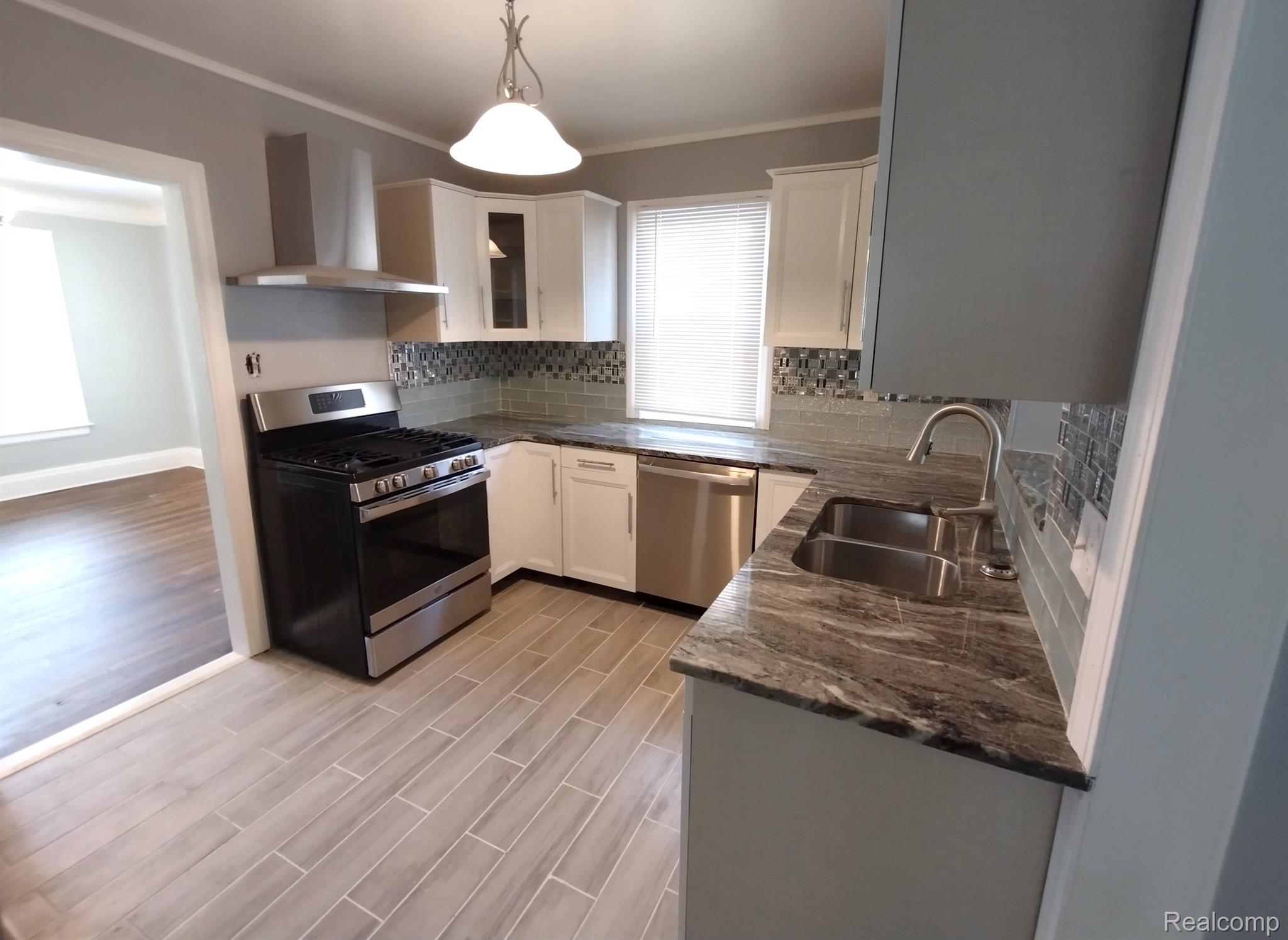 16534 Edinborough Road Detroit, MI 48219 - Photo 8 of 20 Gallery Image 8