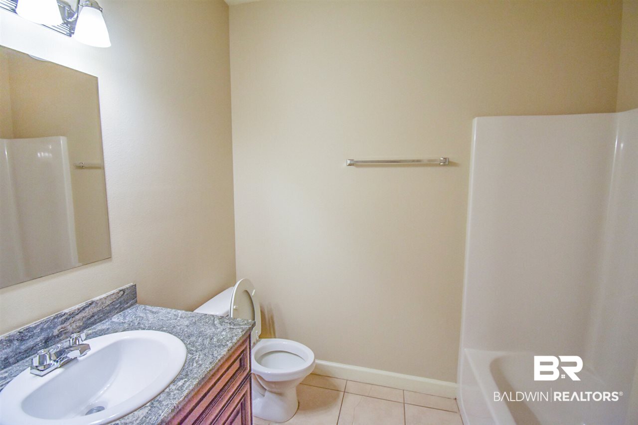 13708 Charmont Way Loxley, AL 36551 - Photo 13 of 16 Guest Bath