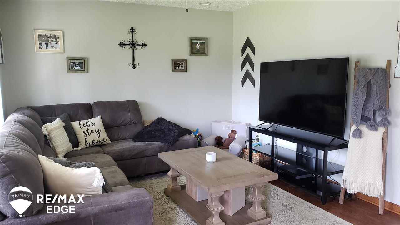 4073 North Genesee Road Flint, MI 48506 - Photo 7 of 31 50045383-6.JPG
