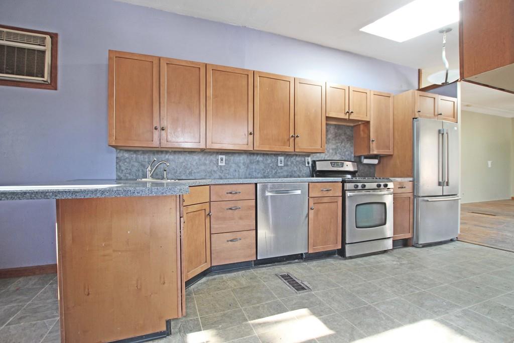 21 Larch Road Georgetown, MA 01833 - Photo 5 of 14 Gallery Image 5