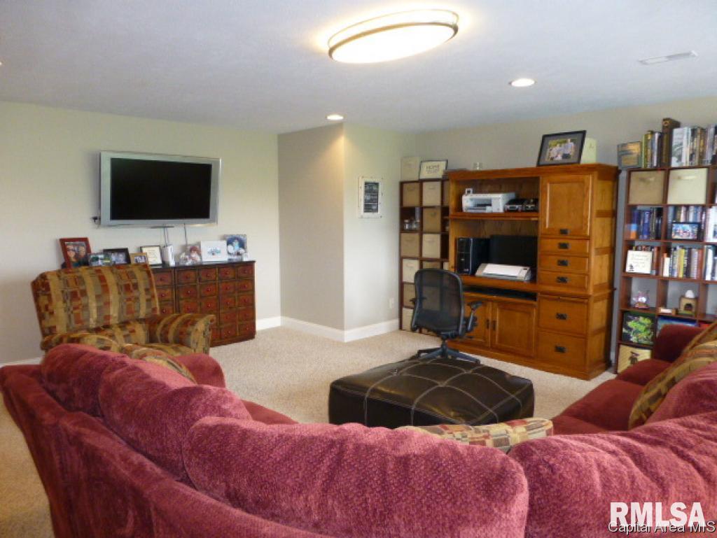 5905 Hedley Road Springfield, IL 62711 - Photo 11 of 17 Gallery Image 11