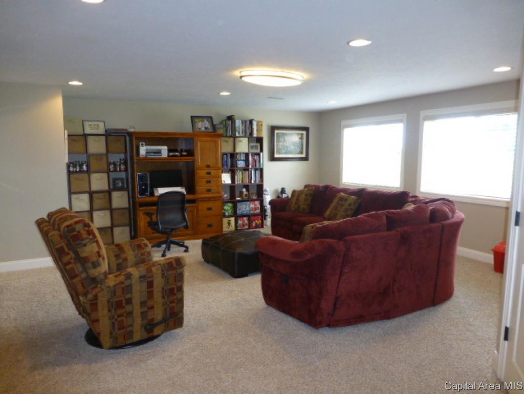 5905 Hedley Road Springfield, IL 62711 - Photo 12 of 17 Gallery Image 12