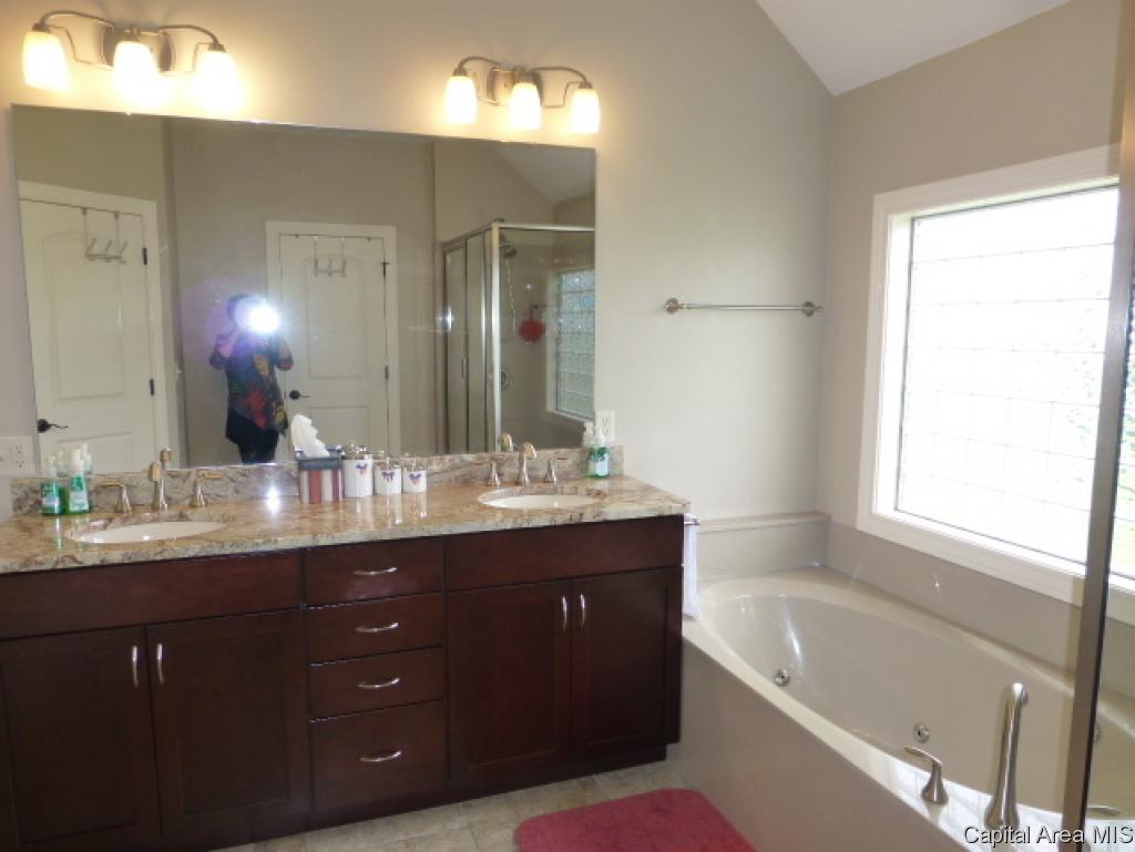 5905 Hedley Road Springfield, IL 62711 - Photo 9 of 17 Gallery Image 9