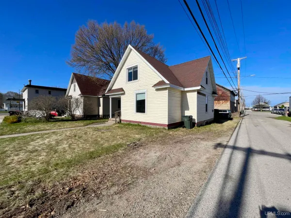 $139,000 | 105 North 19th Street, Escanaba, MI 49829