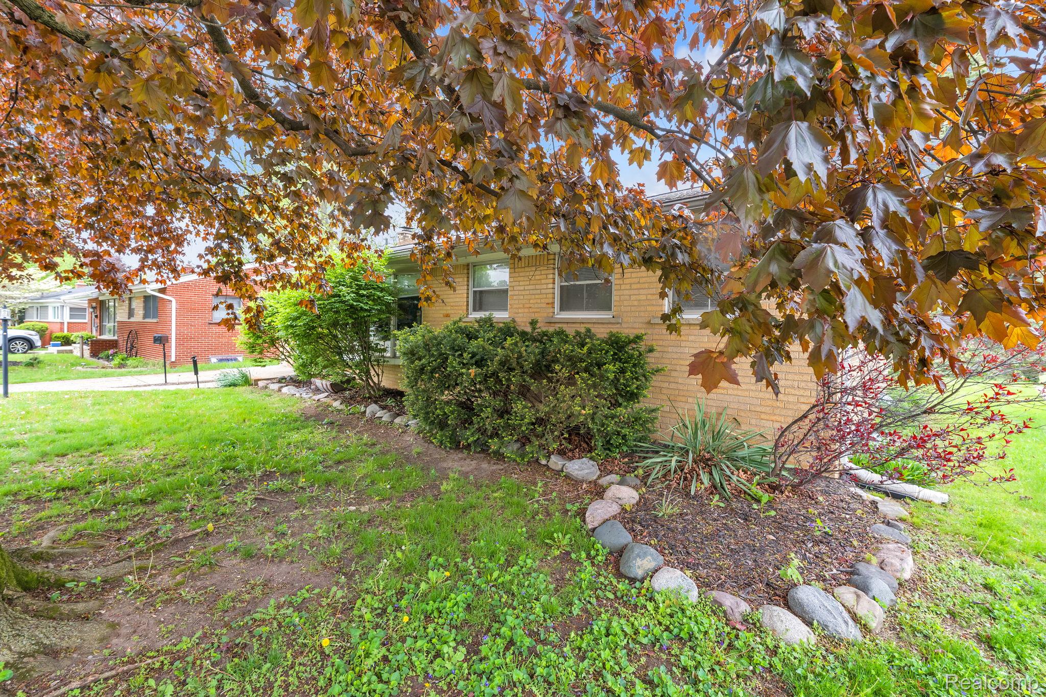 37022 Pinewood Road Wayne, MI 48184 - Photo 4 of 30 11-web-or-mls-DSC04143.jpg