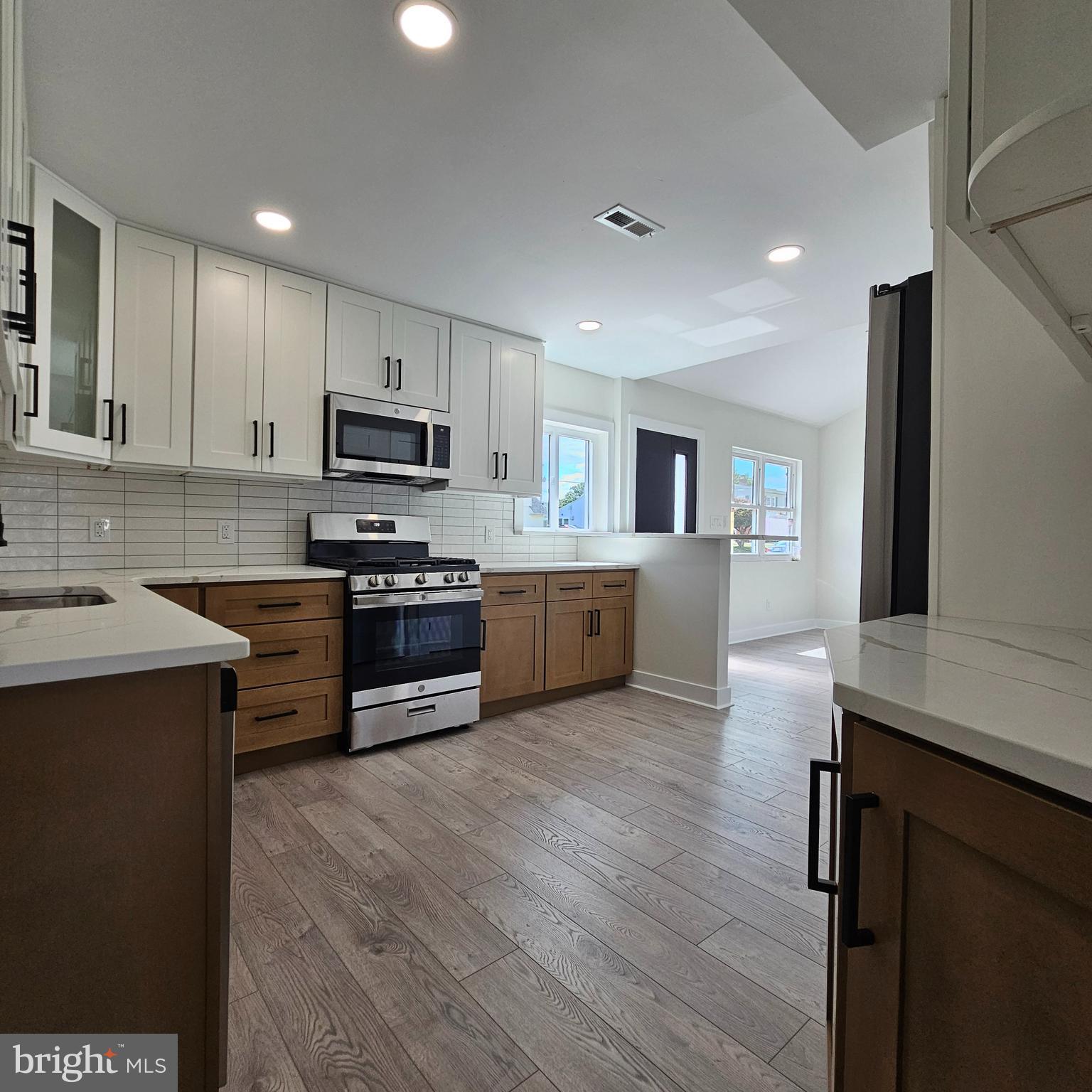 9215 Andover Road Philadelphia, PA 19114 - Photo 7 of 28
