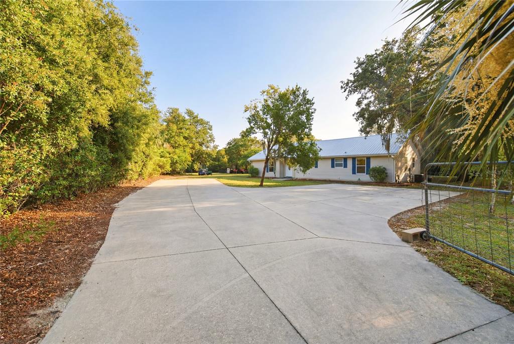 16723 Southeast 173rd Terrace Road Weirsdale, FL 32195 - Photo 31 of 43