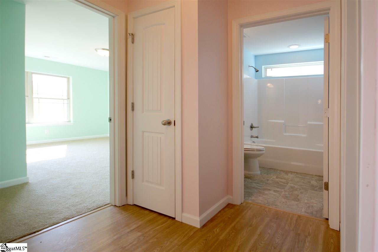 312 Catterick Way Fountain Inn, SC 29644 - Photo 8 of 36 Gallery Image 8
