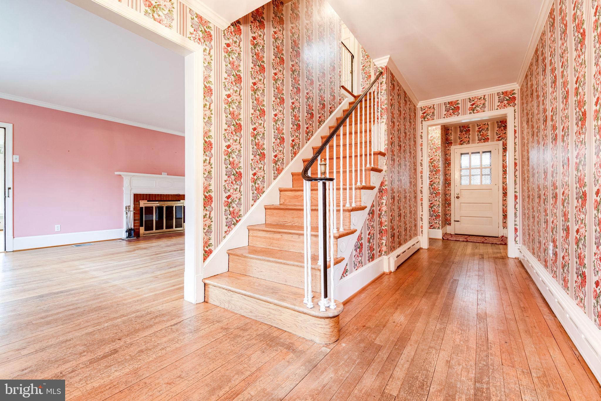 3308 Russell Road Alexandria, VA 22305 - Photo 14 of 88 Center hall foyer