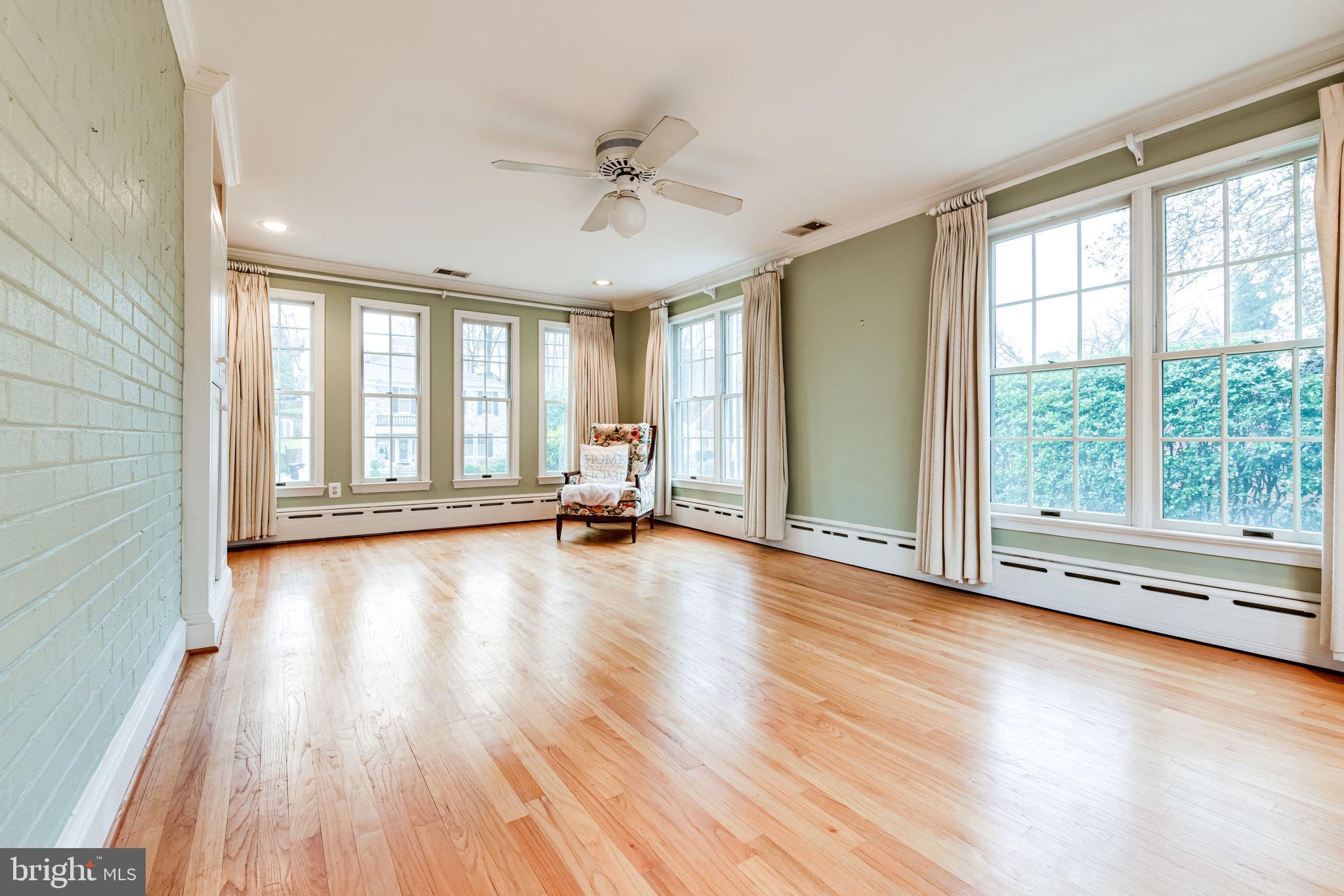 3308 Russell Road Alexandria, VA 22305 - Photo 24 of 88 Family room