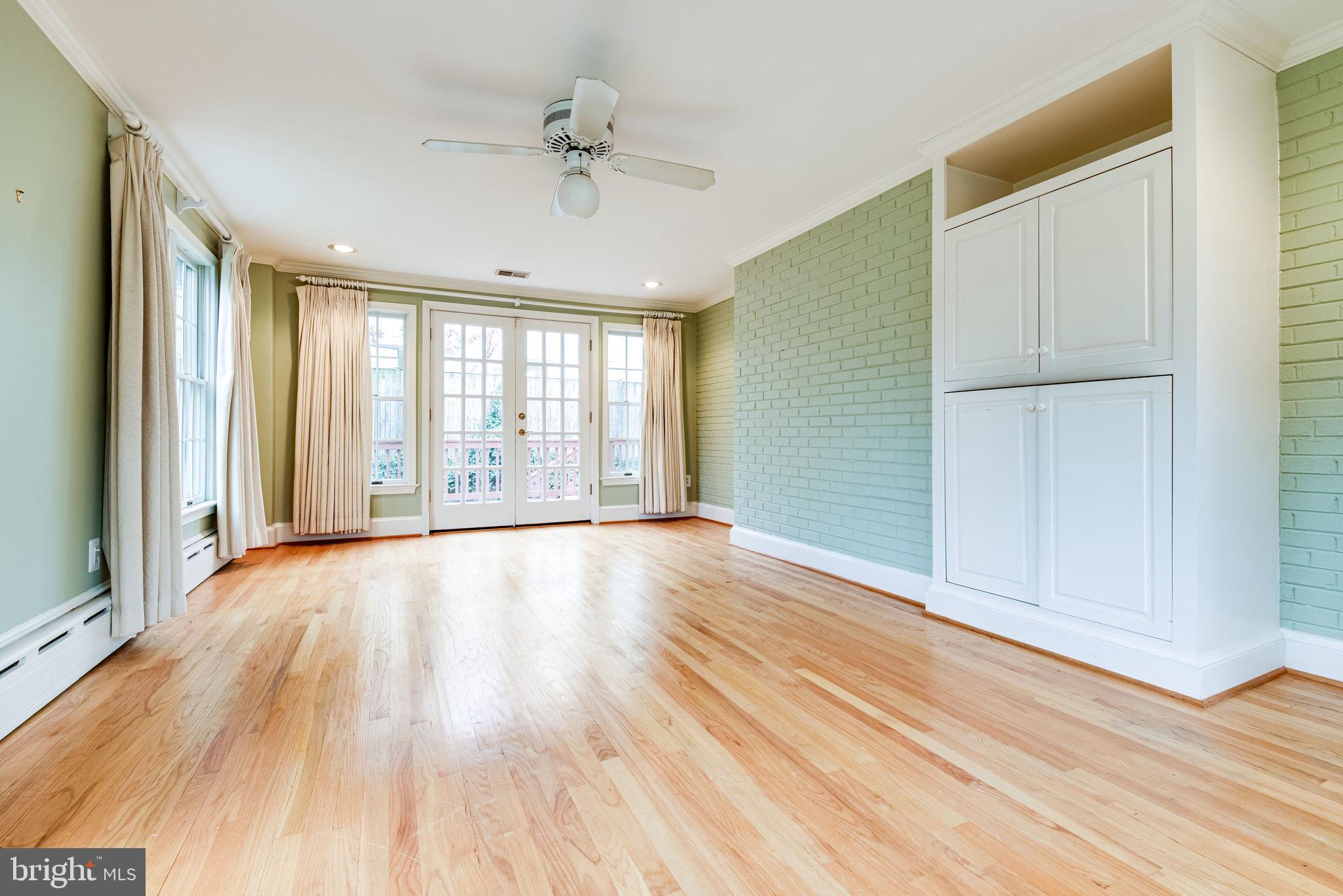 3308 Russell Road Alexandria, VA 22305 - Photo 25 of 88 Family room french doors to deck