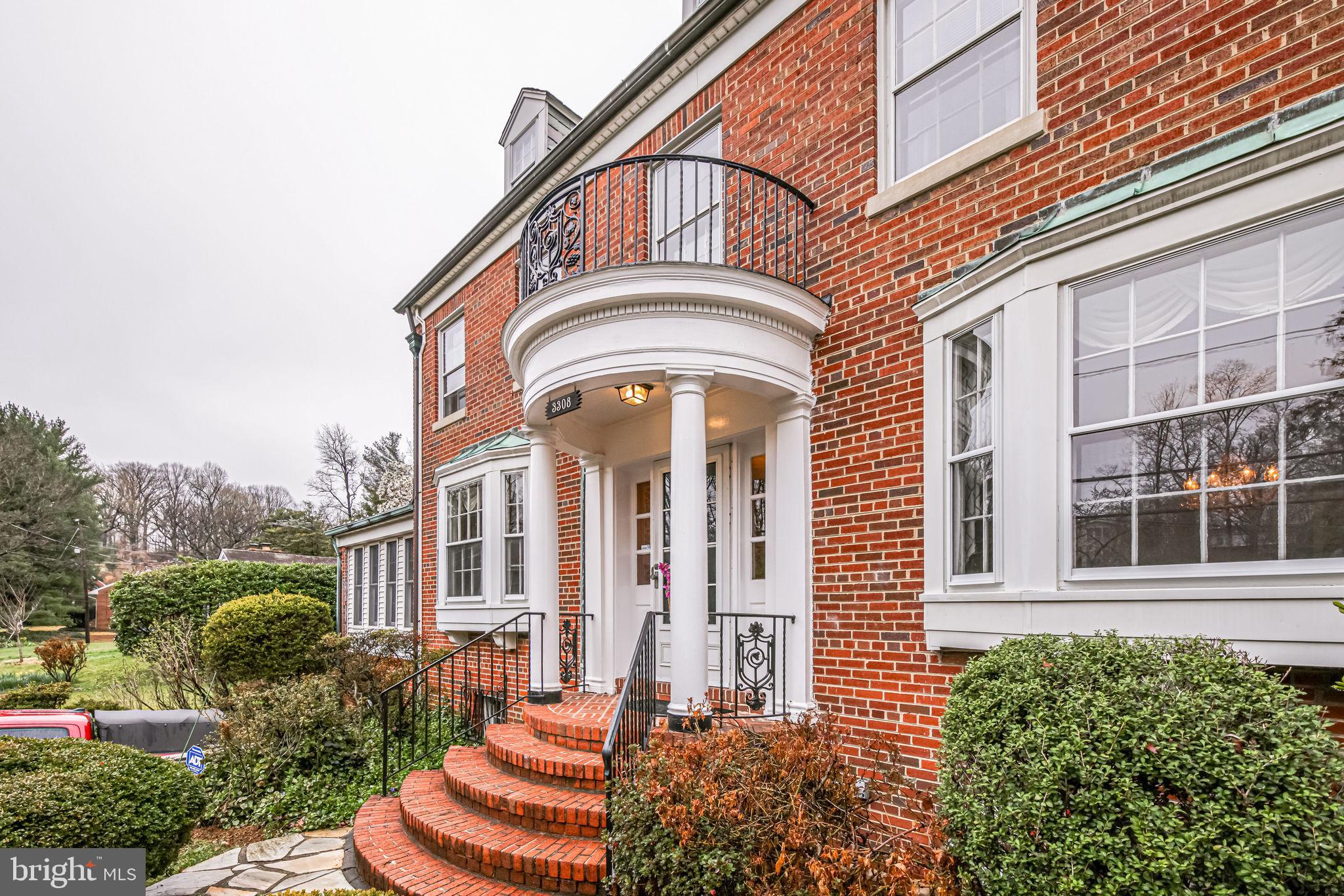 3308 Russell Road Alexandria, VA 22305 - Photo 4 of 88 Front door view