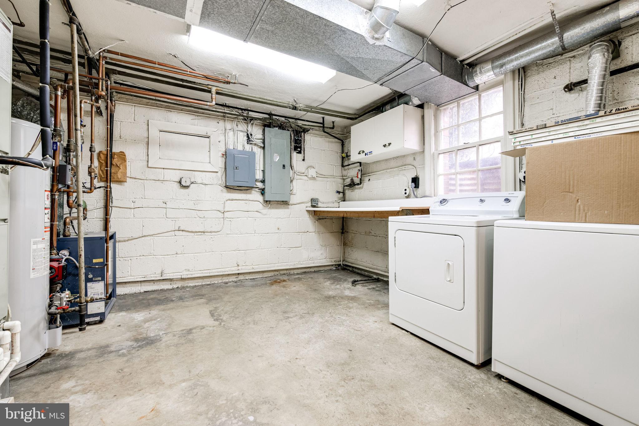3308 Russell Road Alexandria, VA 22305 - Photo 73 of 88 Laundry/utility room