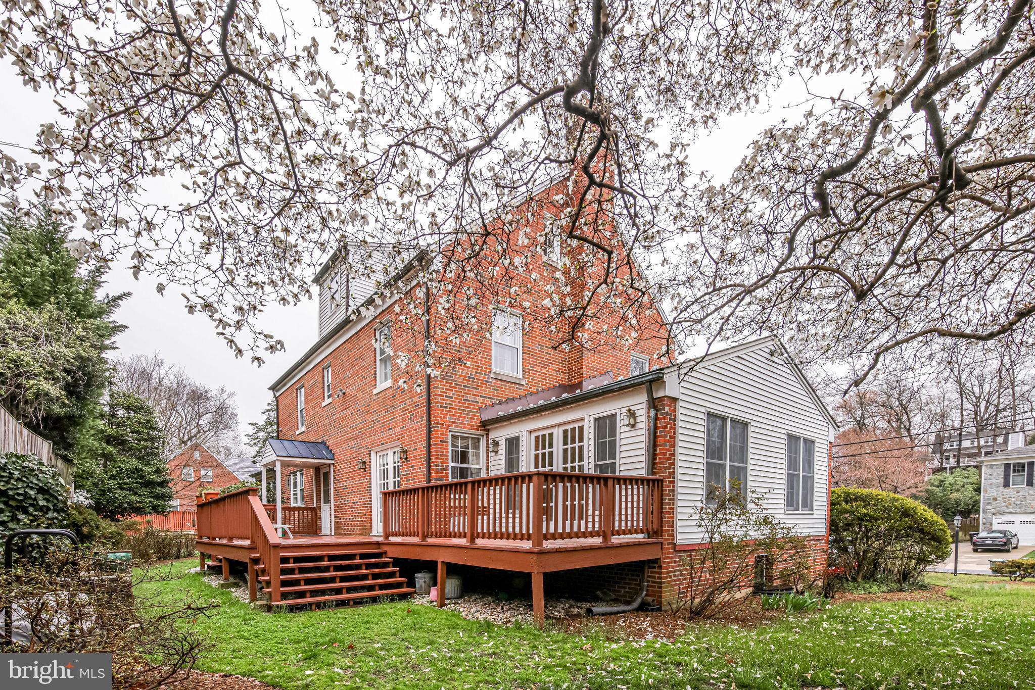 3308 Russell Road Alexandria, VA 22305 - Photo 79 of 88 Yard side view