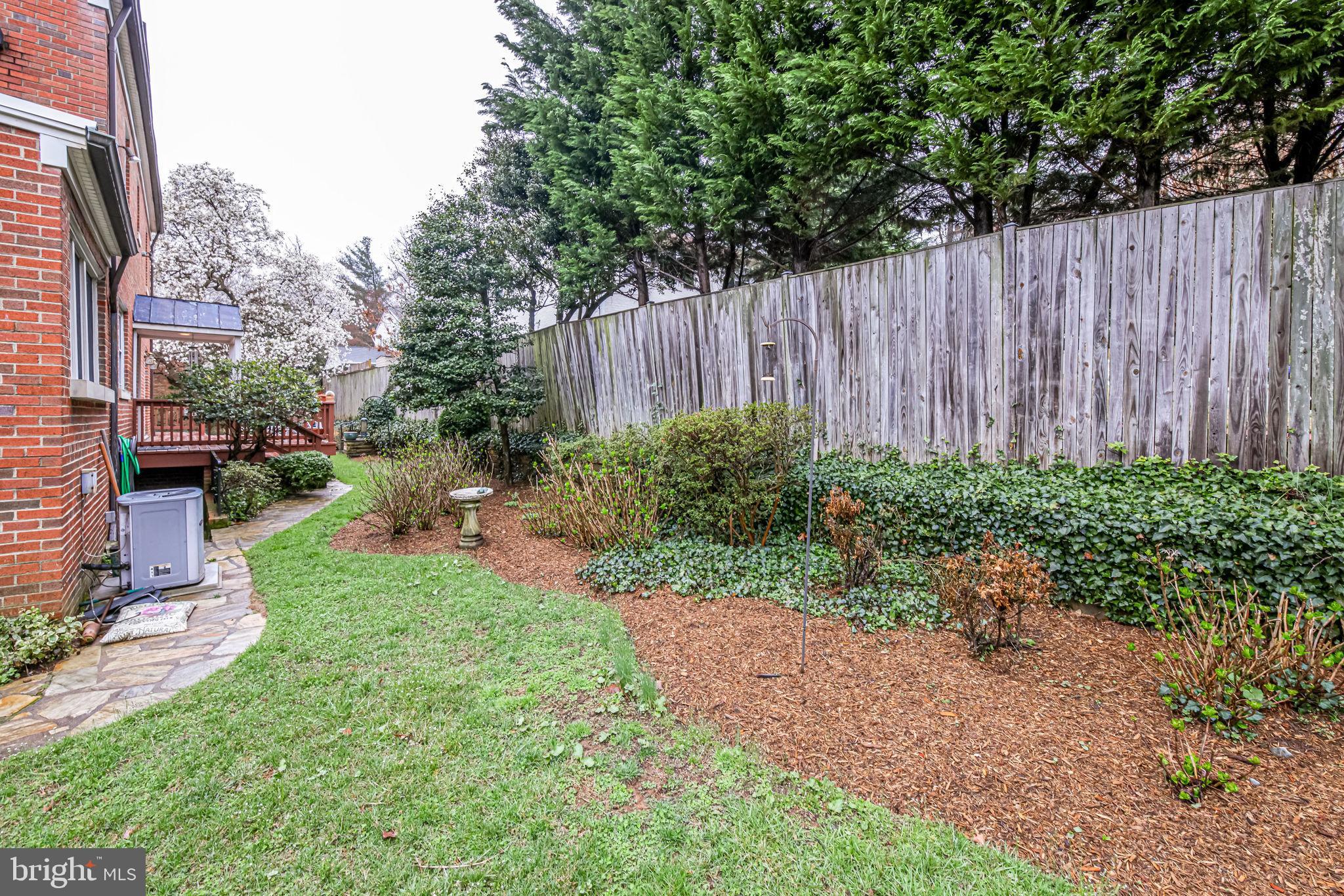 3308 Russell Road Alexandria, VA 22305 - Photo 84 of 88 Landscaping