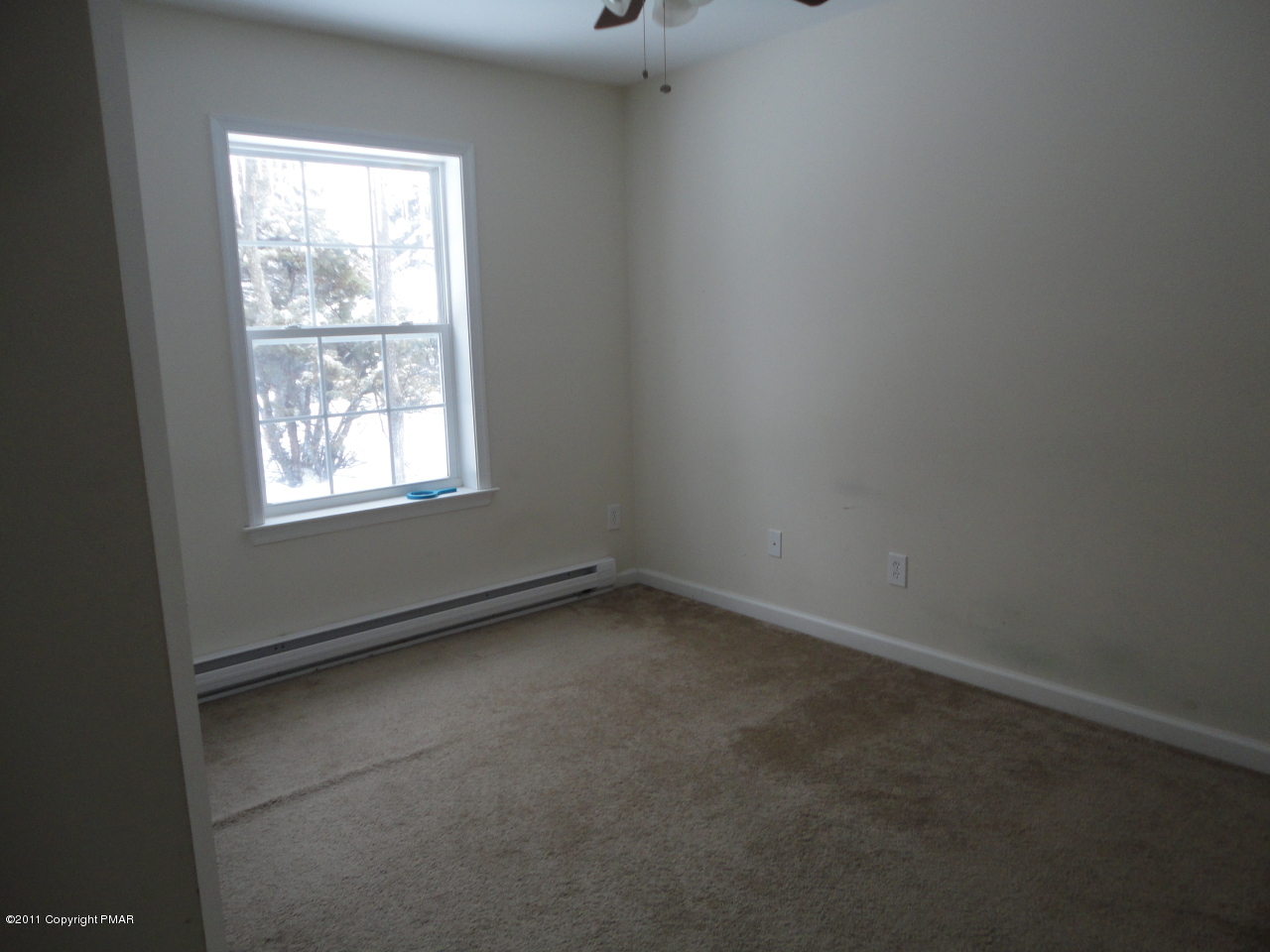 701 Mountain Road Albrightsville, PA 18210 - Photo 4 of 5 an empty room with a window