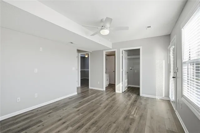 $359,900 | 713 South Sunset Lane, Raymore, MO 64083