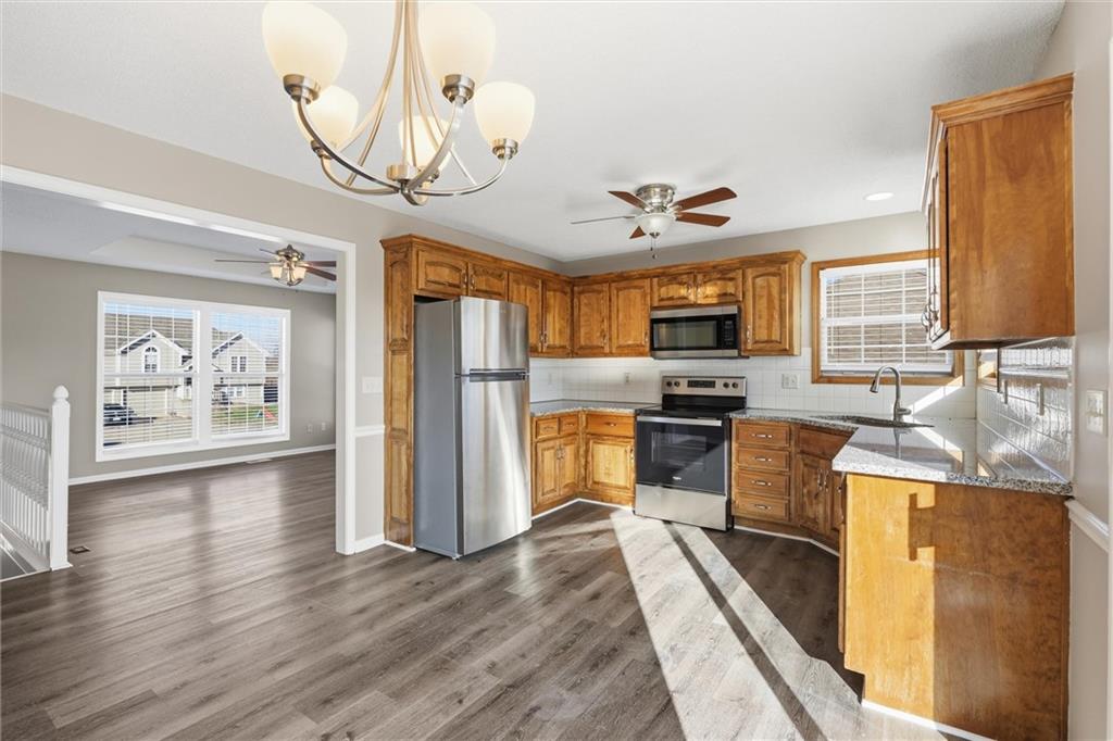 713 South Sunset Lane Raymore, MO 64083 - Photo 8 of 32