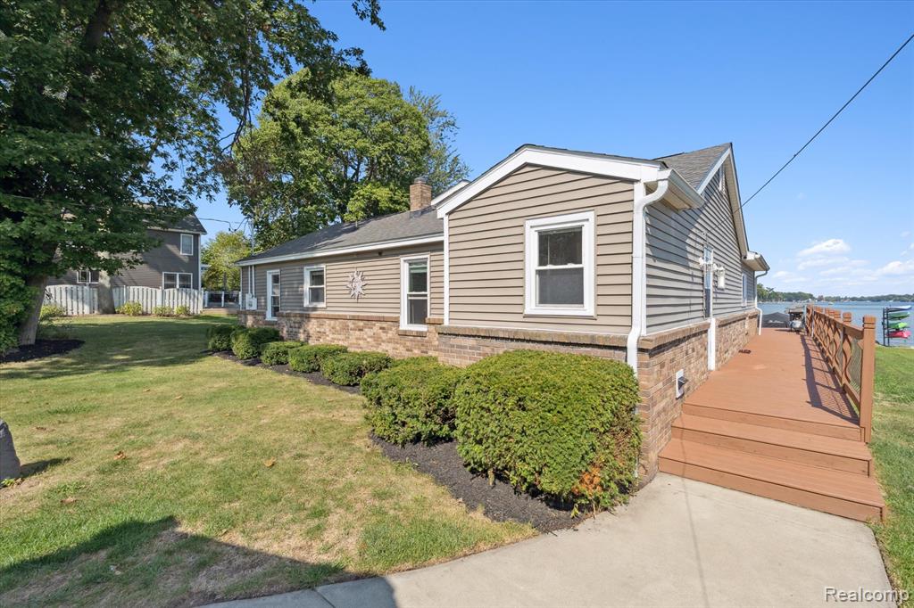 2236 Grove Park Road Fenton, MI 48430 - Photo 4 of 50