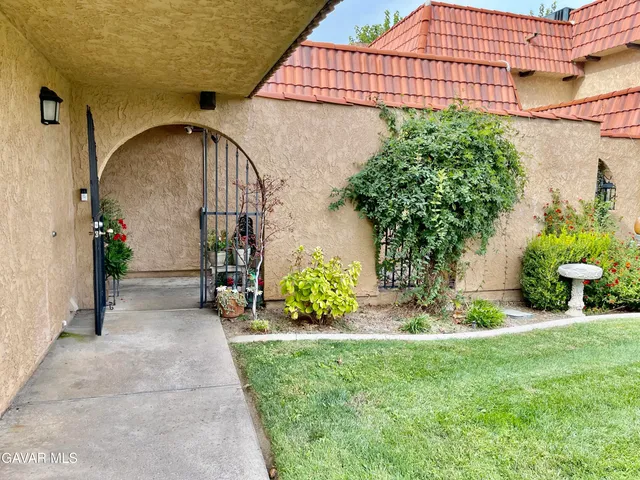 $450,000 | 39937 Golfers Drive, Palmdale, CA 93551