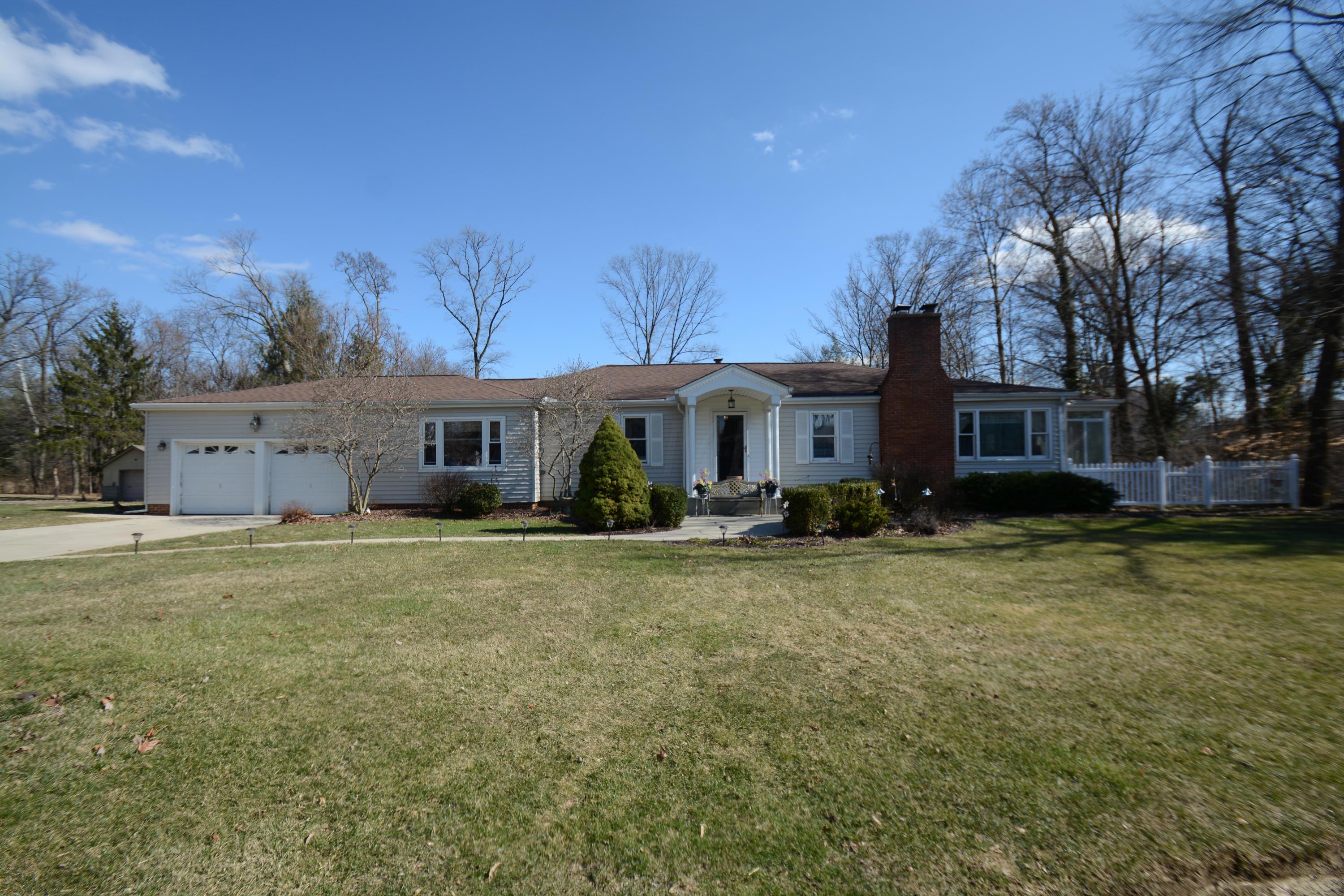 2517 Minerva Lake Road Columbus, OH 43231 - Photo 1 of 29