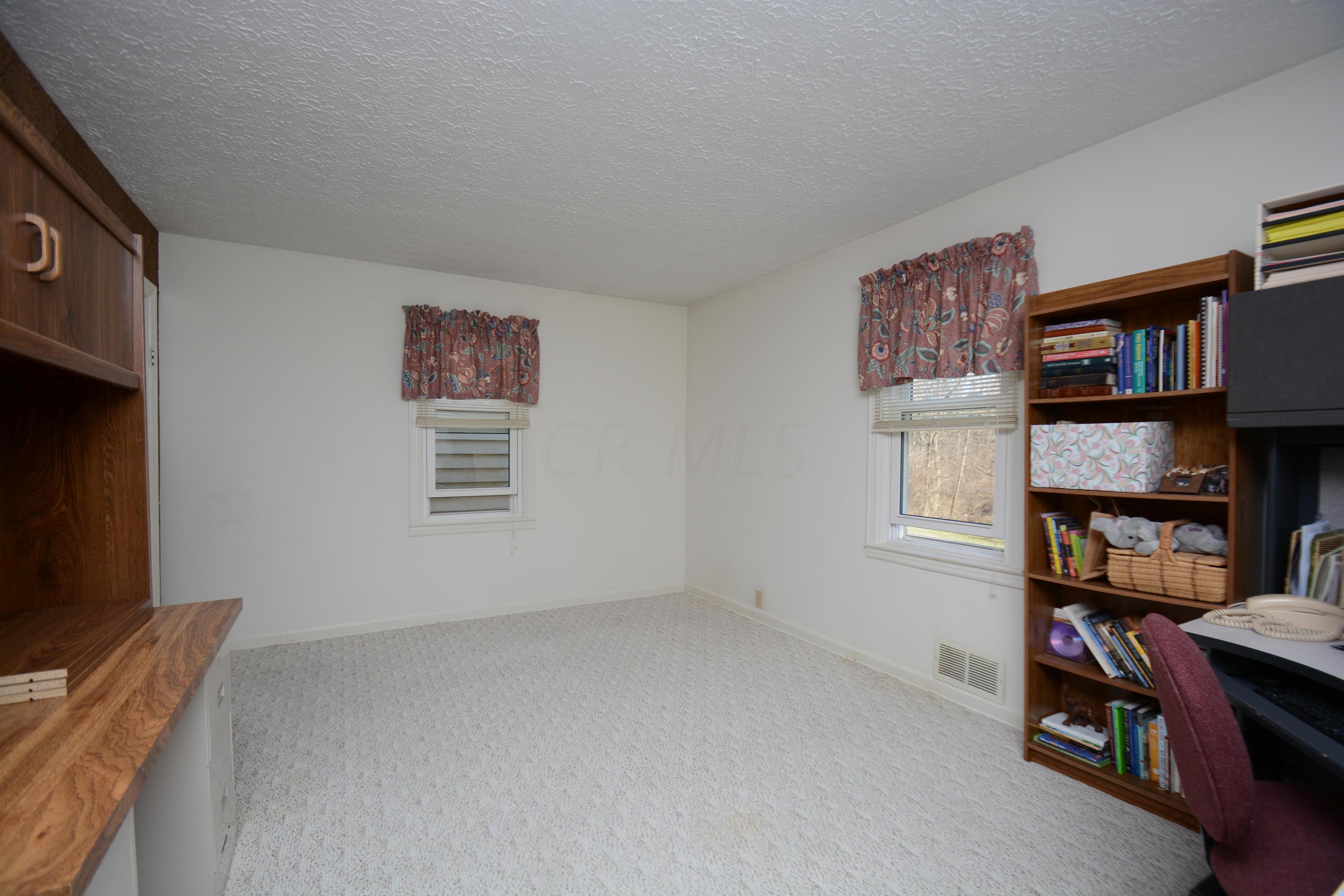 2517 Minerva Lake Road Columbus, OH 43231 - Photo 16 of 29