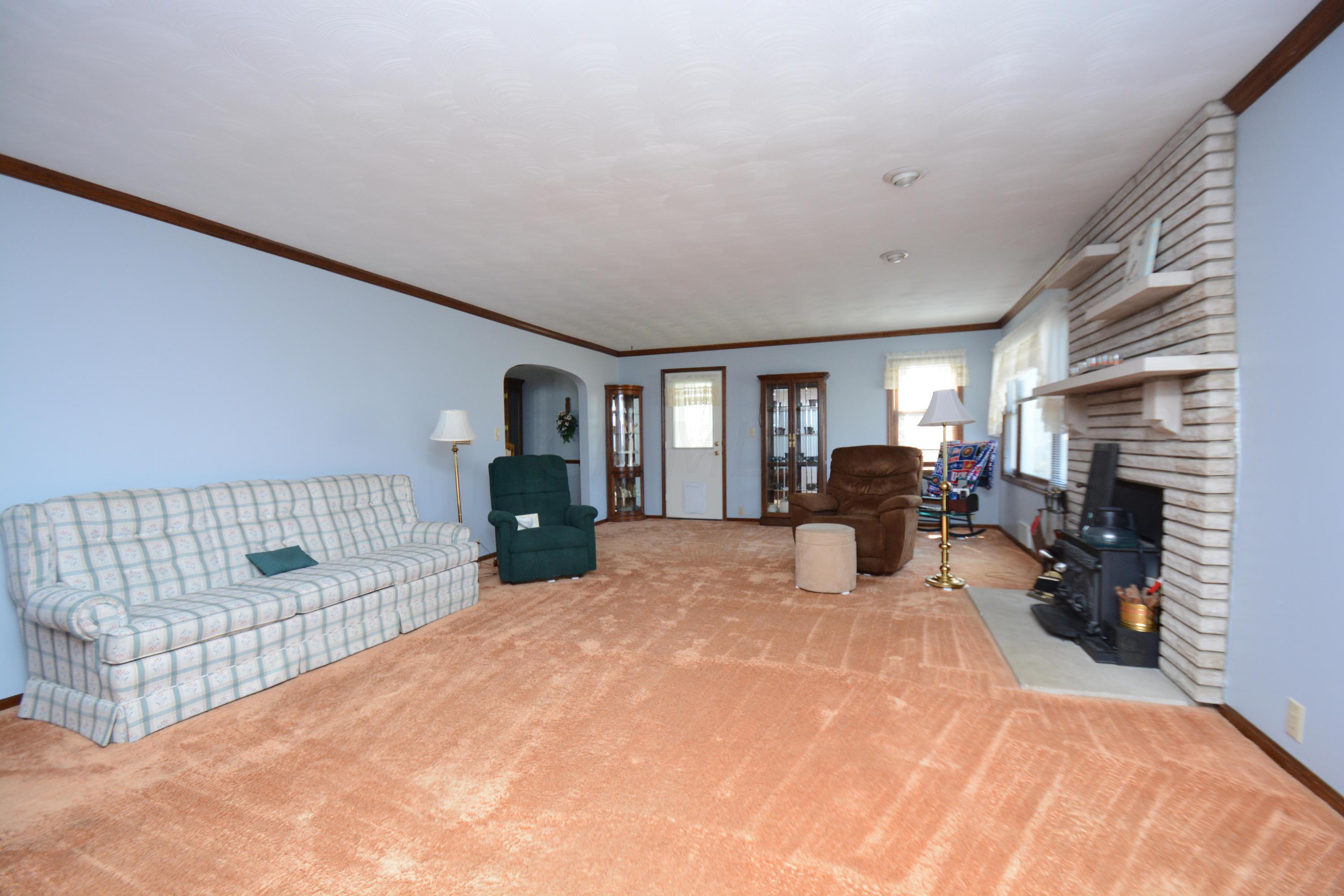 2517 Minerva Lake Road Columbus, OH 43231 - Photo 4 of 29