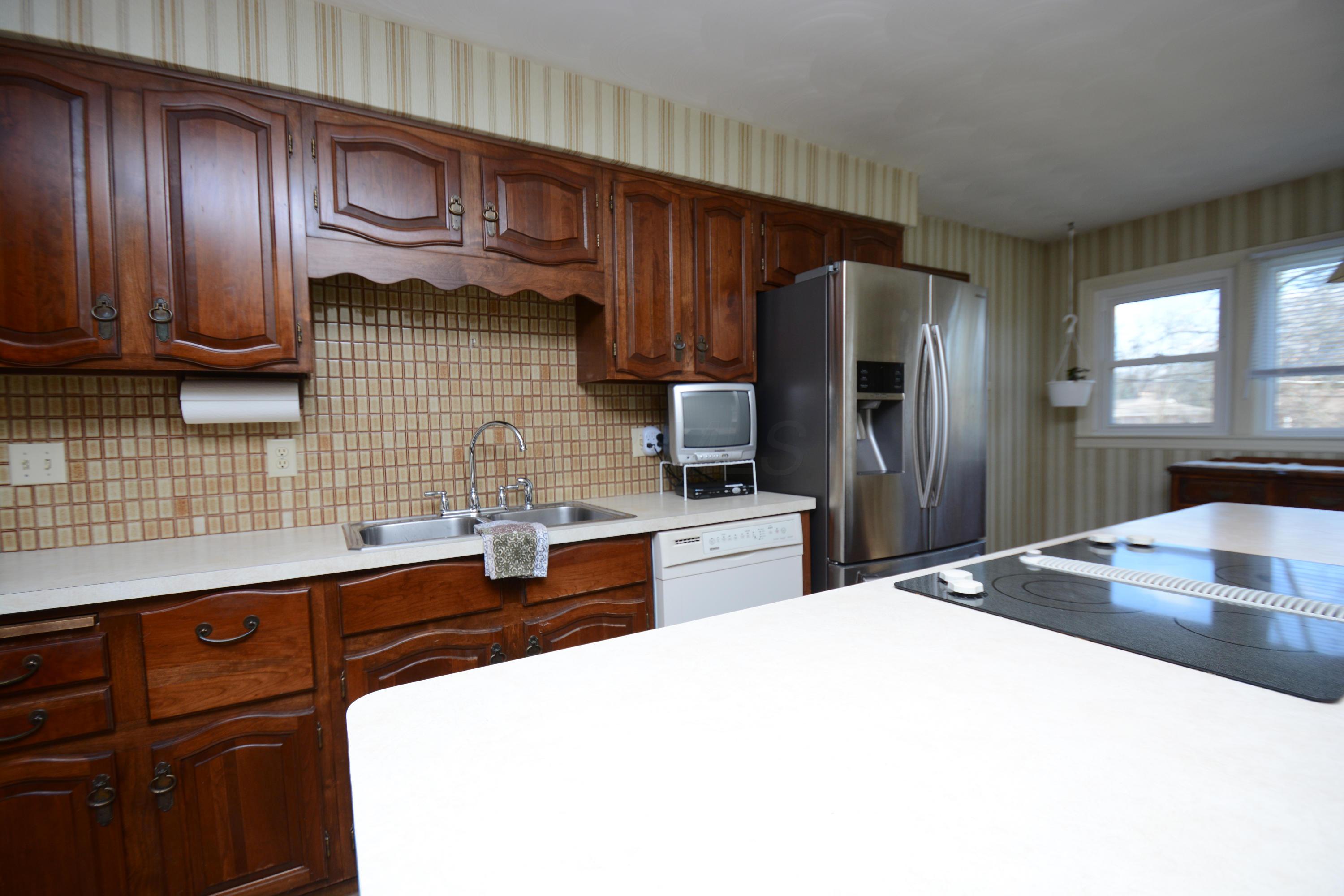 2517 Minerva Lake Road Columbus, OH 43231 - Photo 10 of 29