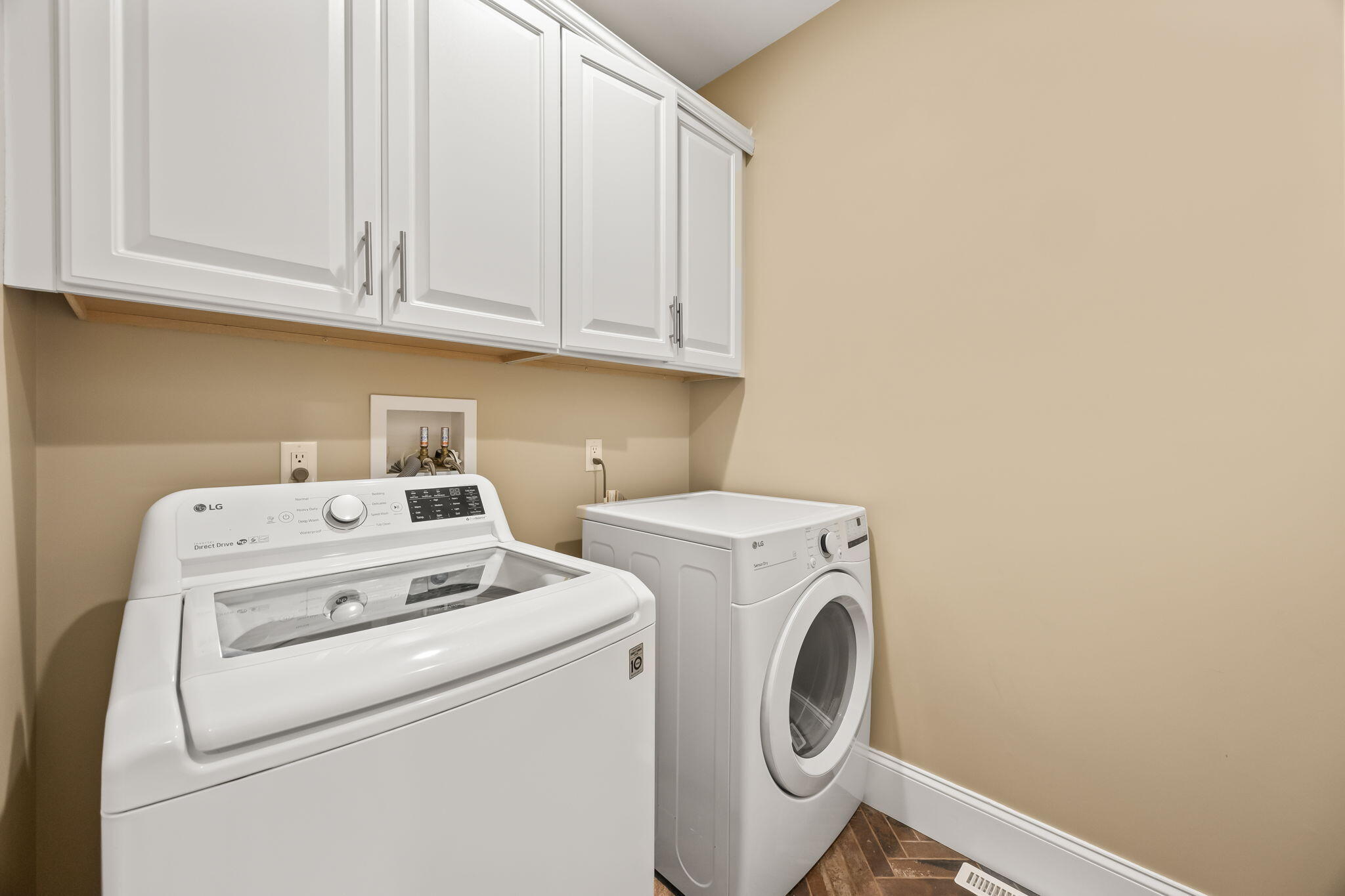 7 Nicklaus Way Mashpee, MA 02649 - Photo 26 of 45 a utility room with dryer and washer
