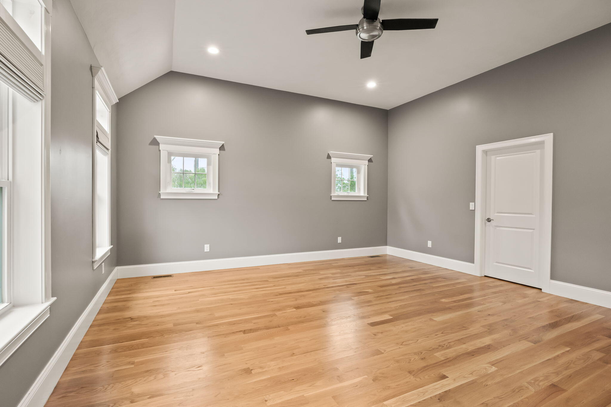 7 Nicklaus Way Mashpee, MA 02649 - Photo 27 of 45 a view of an empty room with a window