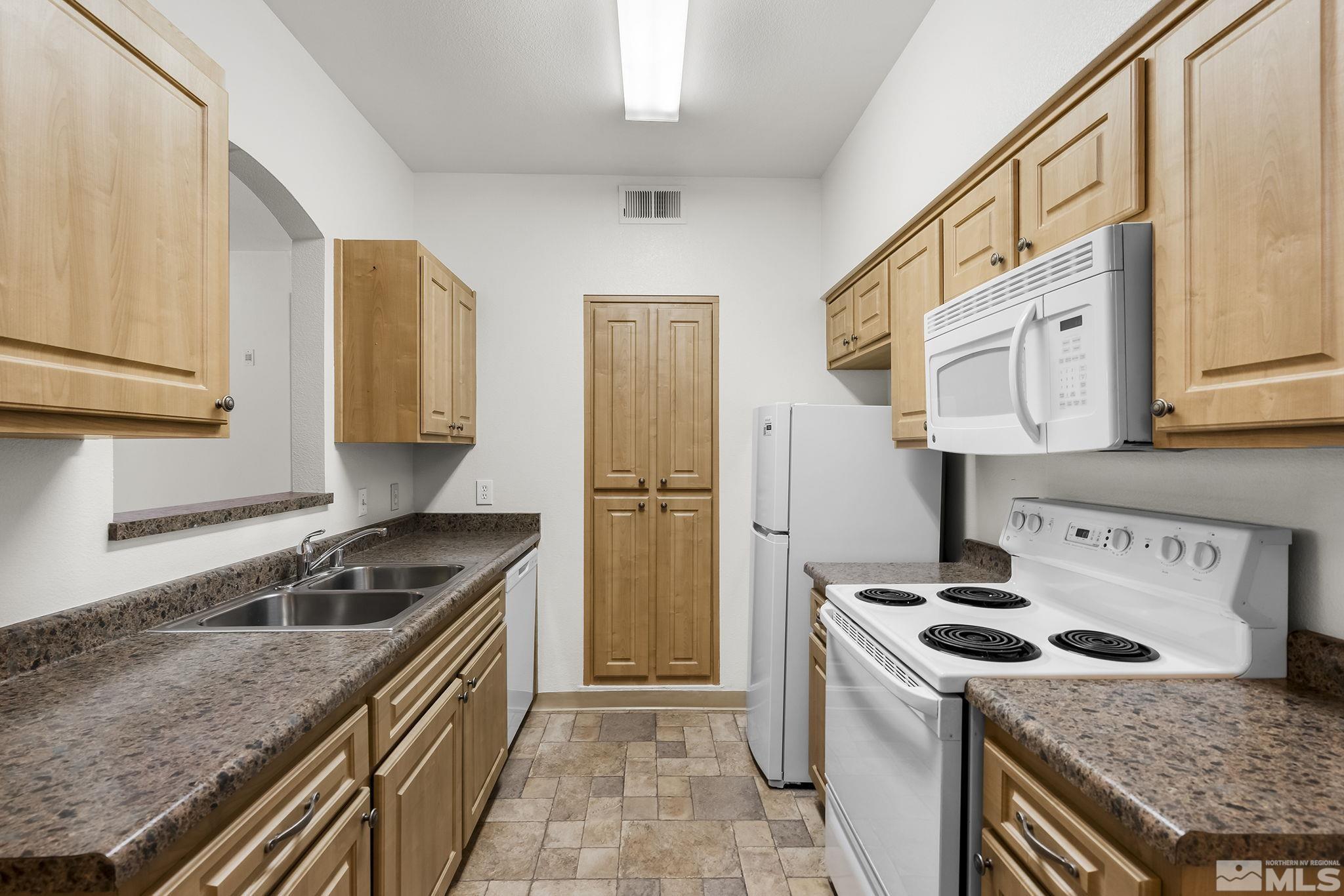 6850 Sharlands Avenue, Unit AD1185 Reno, NV 89523 - Photo 7 of 28 Photo 7