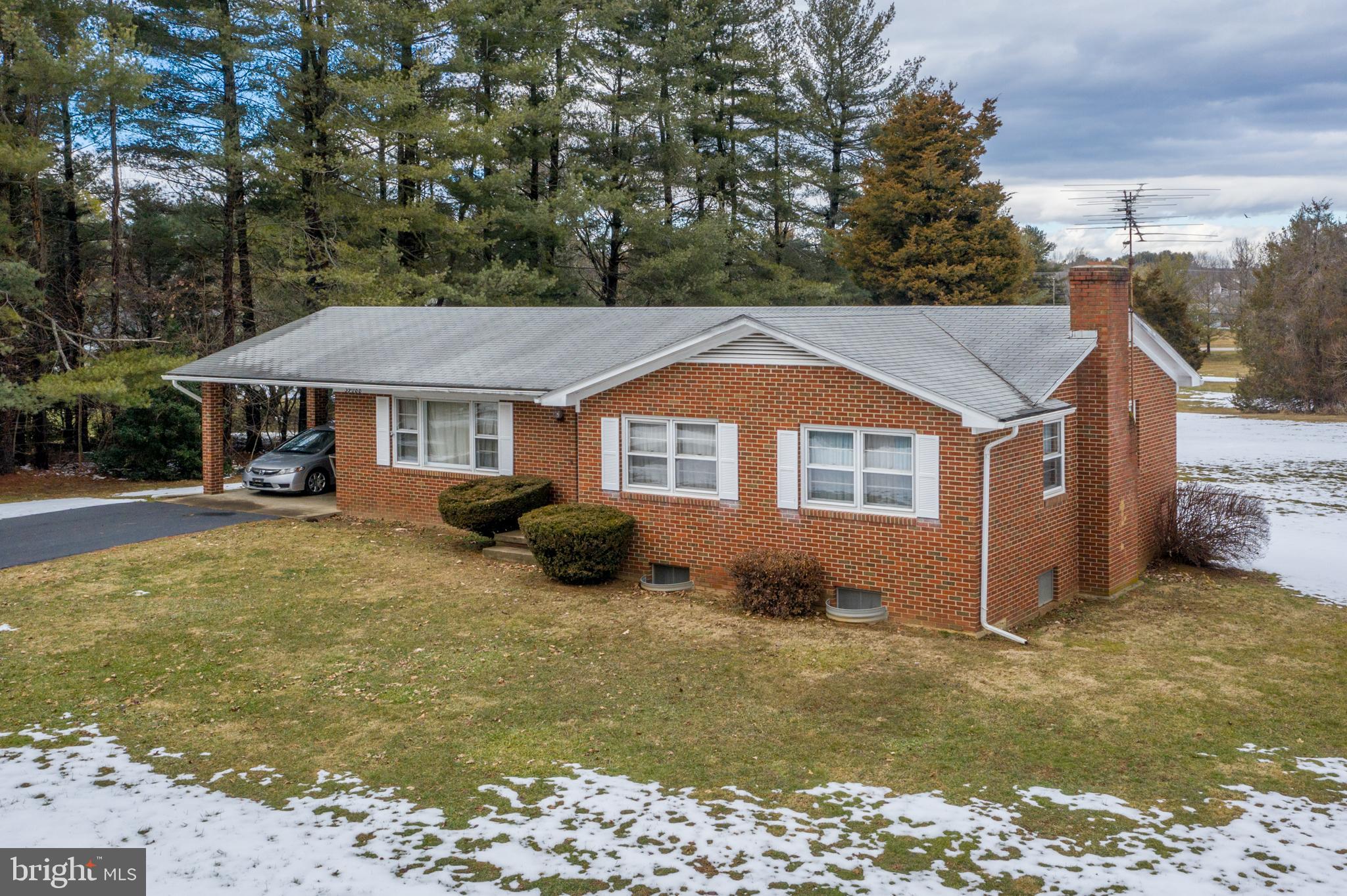 39088 Rodeffer Road Lovettsville, VA 20180 - Photo 1 of 31 Front of the house