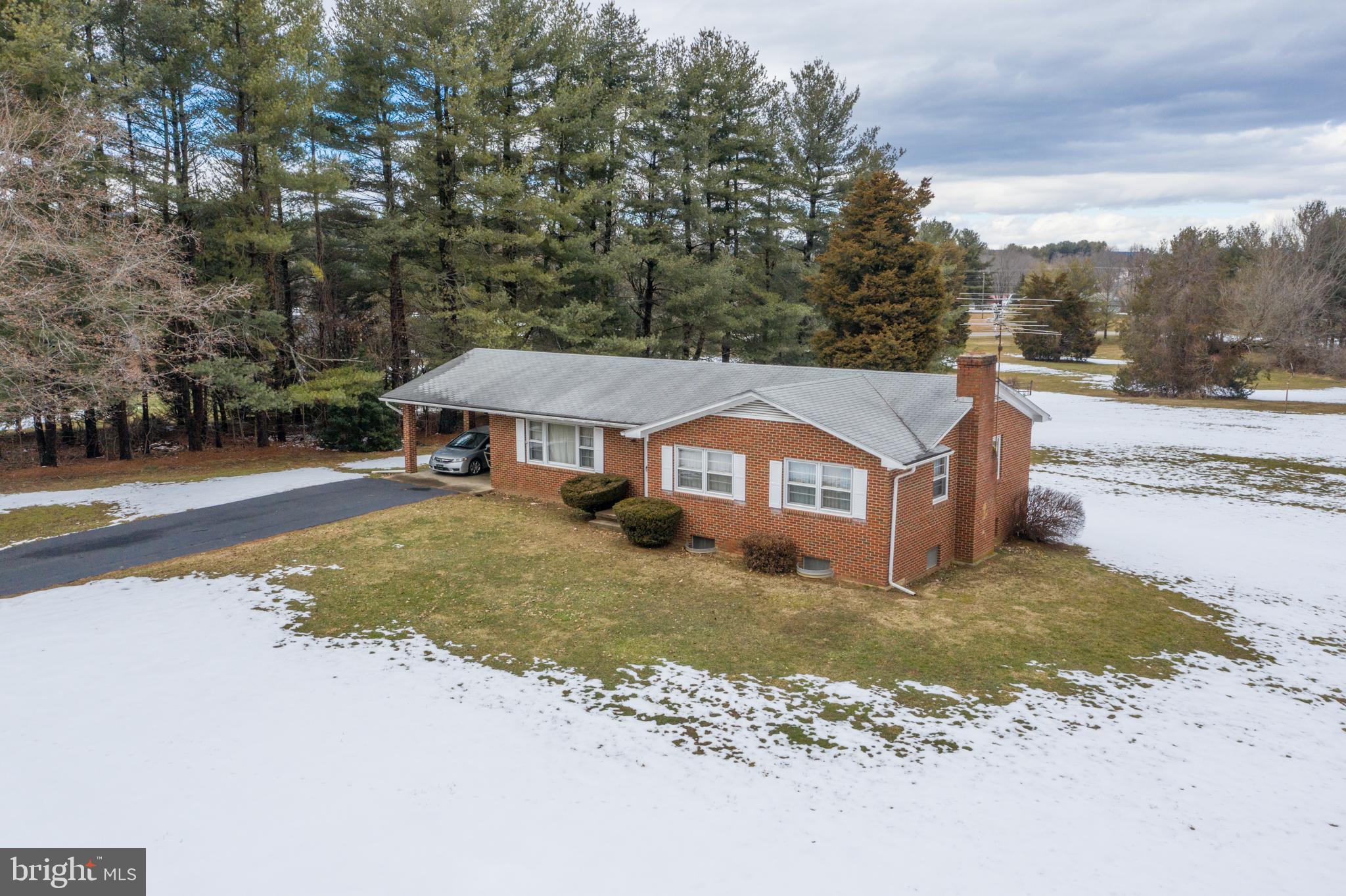 39088 Rodeffer Road Lovettsville, VA 20180 - Photo 2 of 31 Front of the house