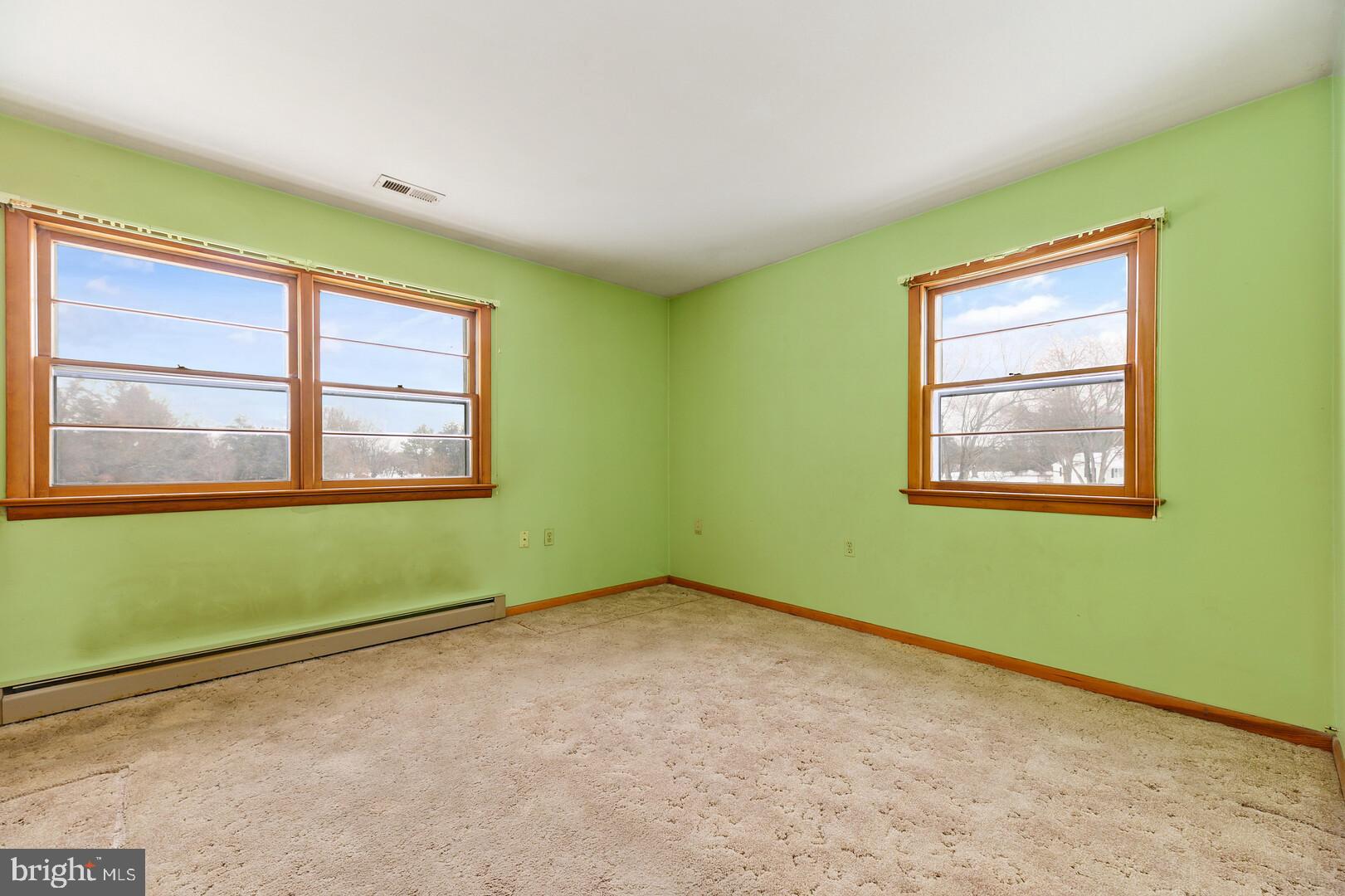 39088 Rodeffer Road Lovettsville, VA 20180 - Photo 16 of 31 Bedroom