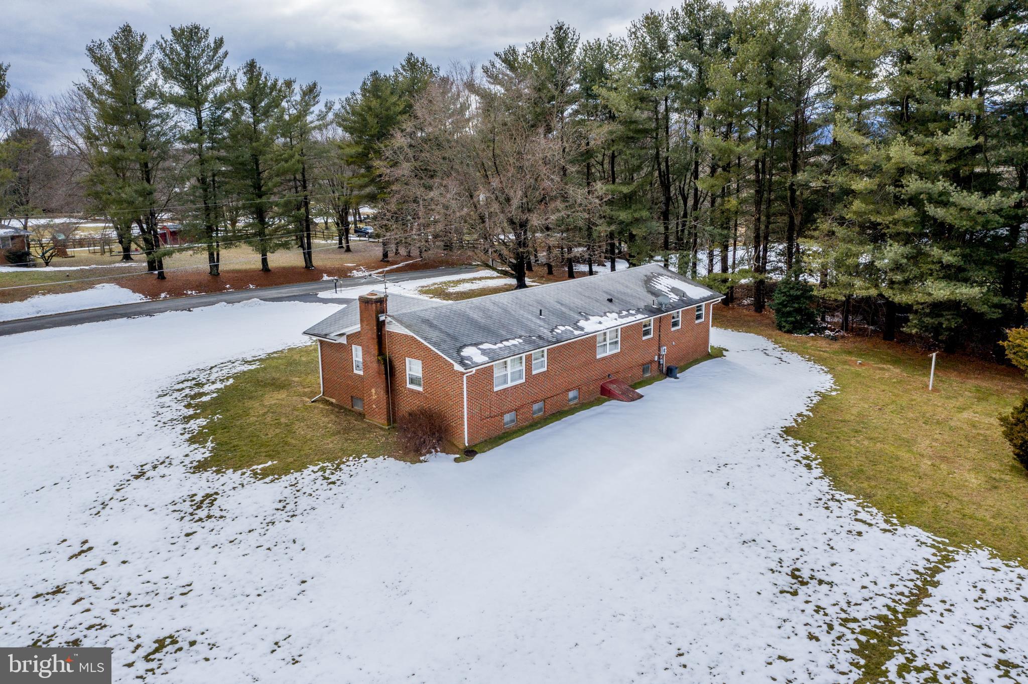 39088 Rodeffer Road Lovettsville, VA 20180 - Photo 23 of 31 back of the house
