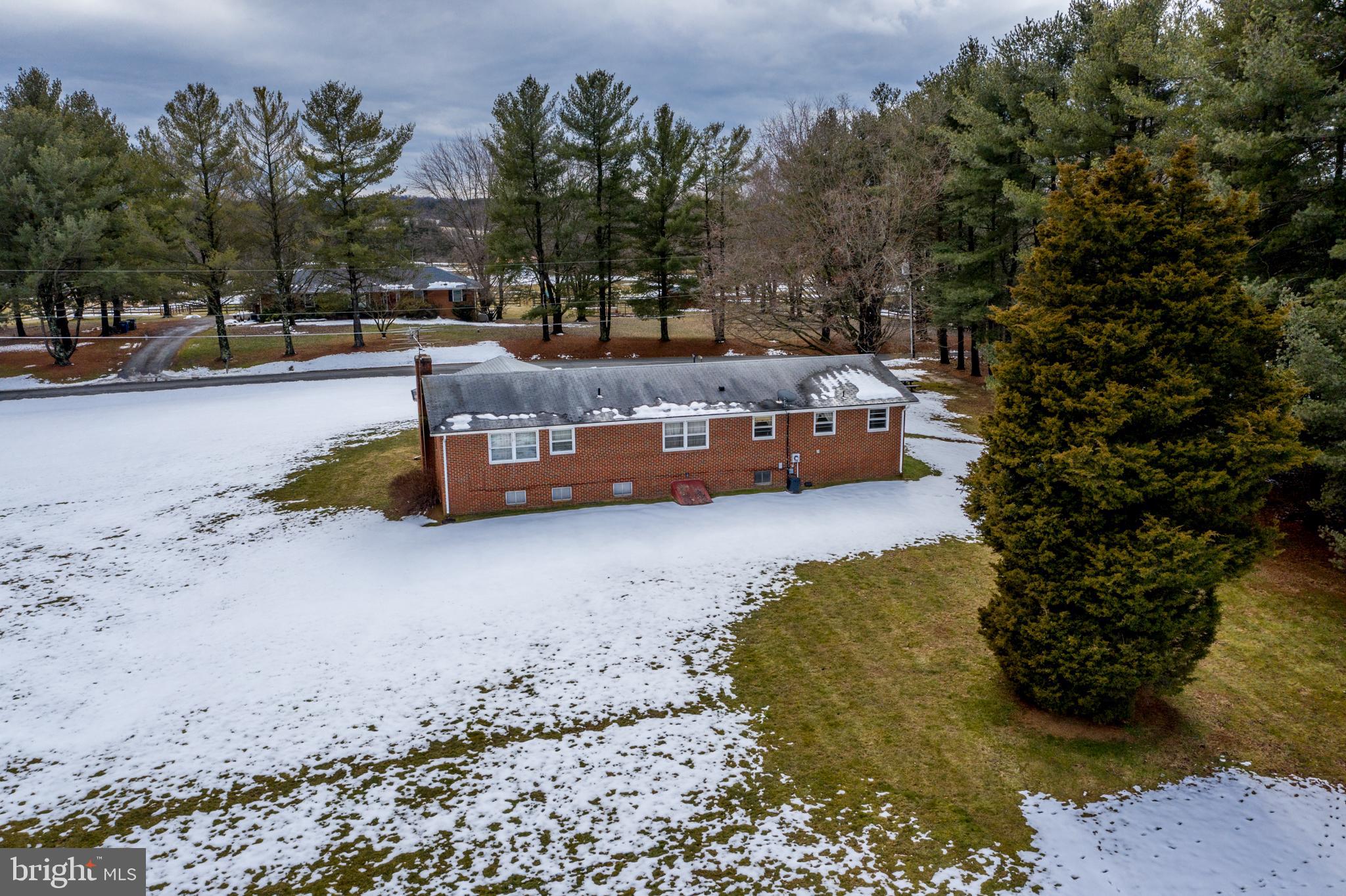39088 Rodeffer Road Lovettsville, VA 20180 - Photo 25 of 31 backyard
