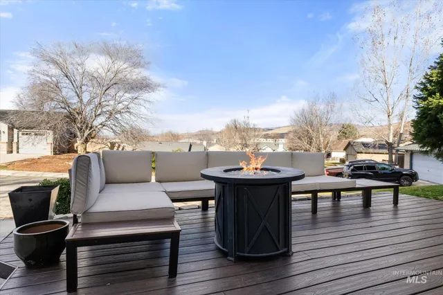 $399,900 | 2751 East Mendota Drive, Boise, ID 83716