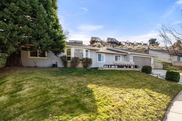$399,900 | 2751 East Mendota Drive, Boise, ID 83716