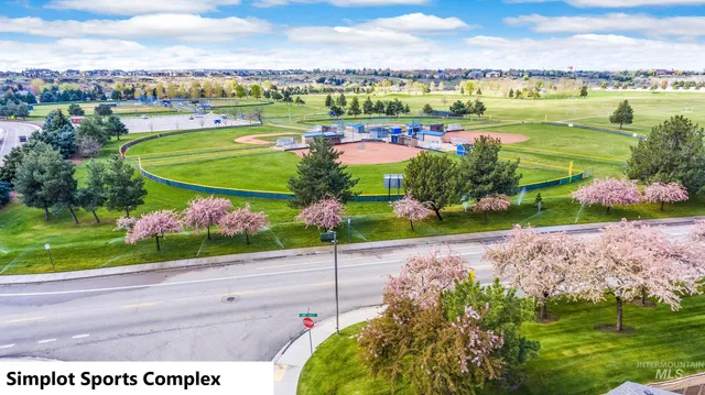 $399,900 | 2751 East Mendota Drive, Boise, ID 83716