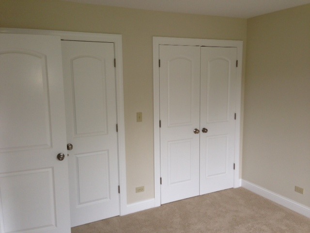 246 Highland Road Willowbrook, IL 60527 - Photo 5 of 6 a view of an empty room