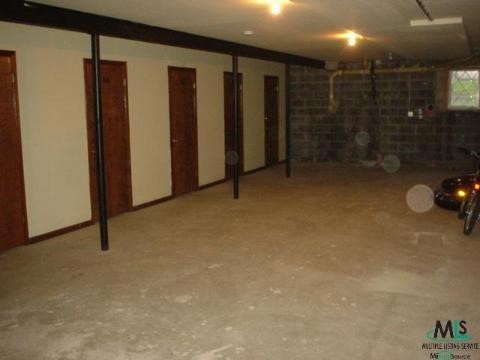 54737 Shelby Road Utica, MI 48316 - Photo 8 of 9 313316-7.JPG