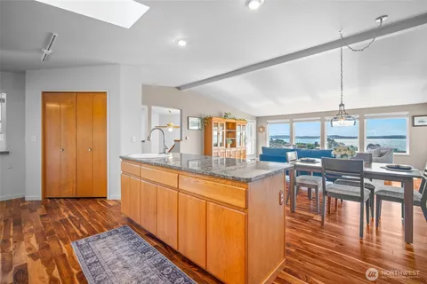 $1,050,000 | 8037 Chinook Way, Blaine, WA 98230