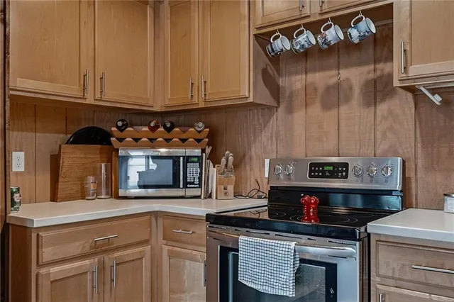 $4,990,000 | 770 East 1300th Road, Lawrence, KS 66046