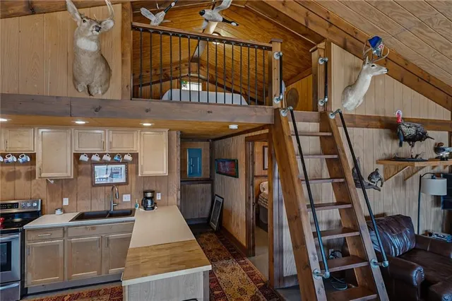 $4,990,000 | 770 East 1300th Road, Lawrence, KS 66046